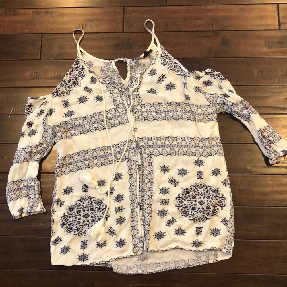 Cold shoulder top/ beach coverup!